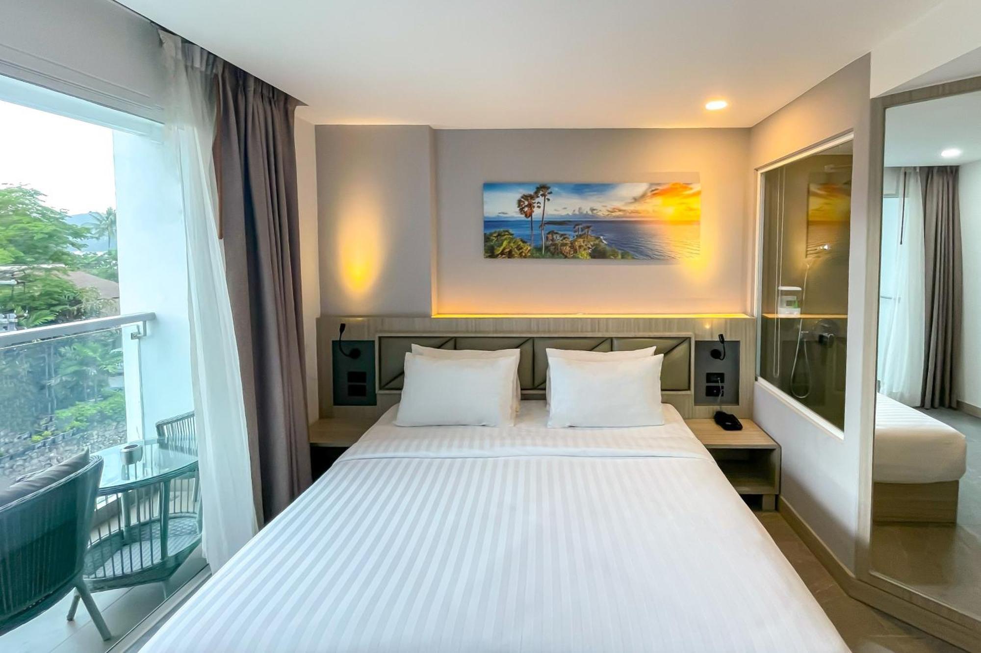Clarian Hotel Beach Patong Exterior foto