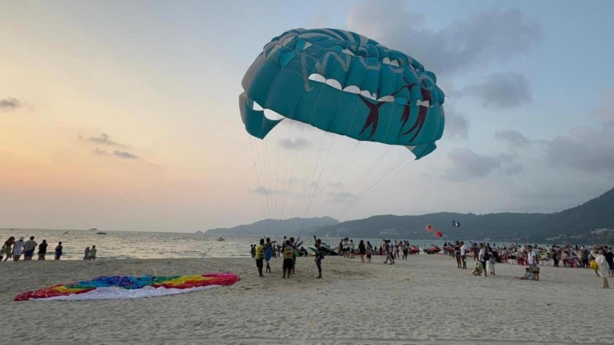 Clarian Hotel Beach Patong Exterior foto