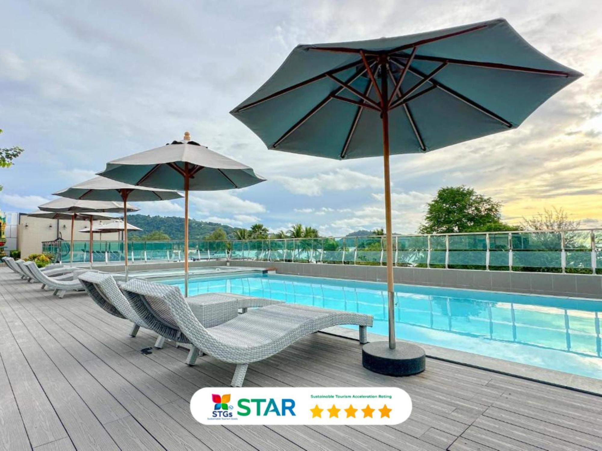 Clarian Hotel Beach Patong Exterior foto