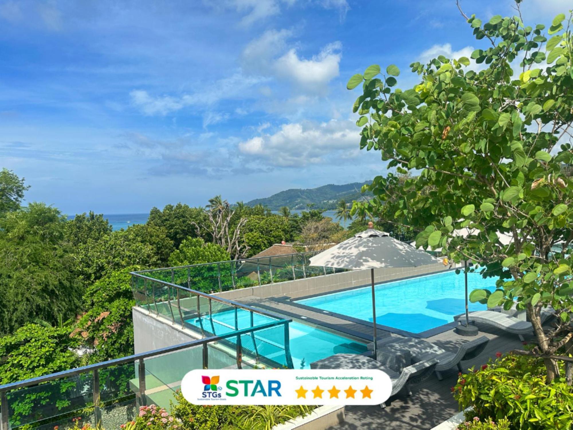 Clarian Hotel Beach Patong Exterior foto