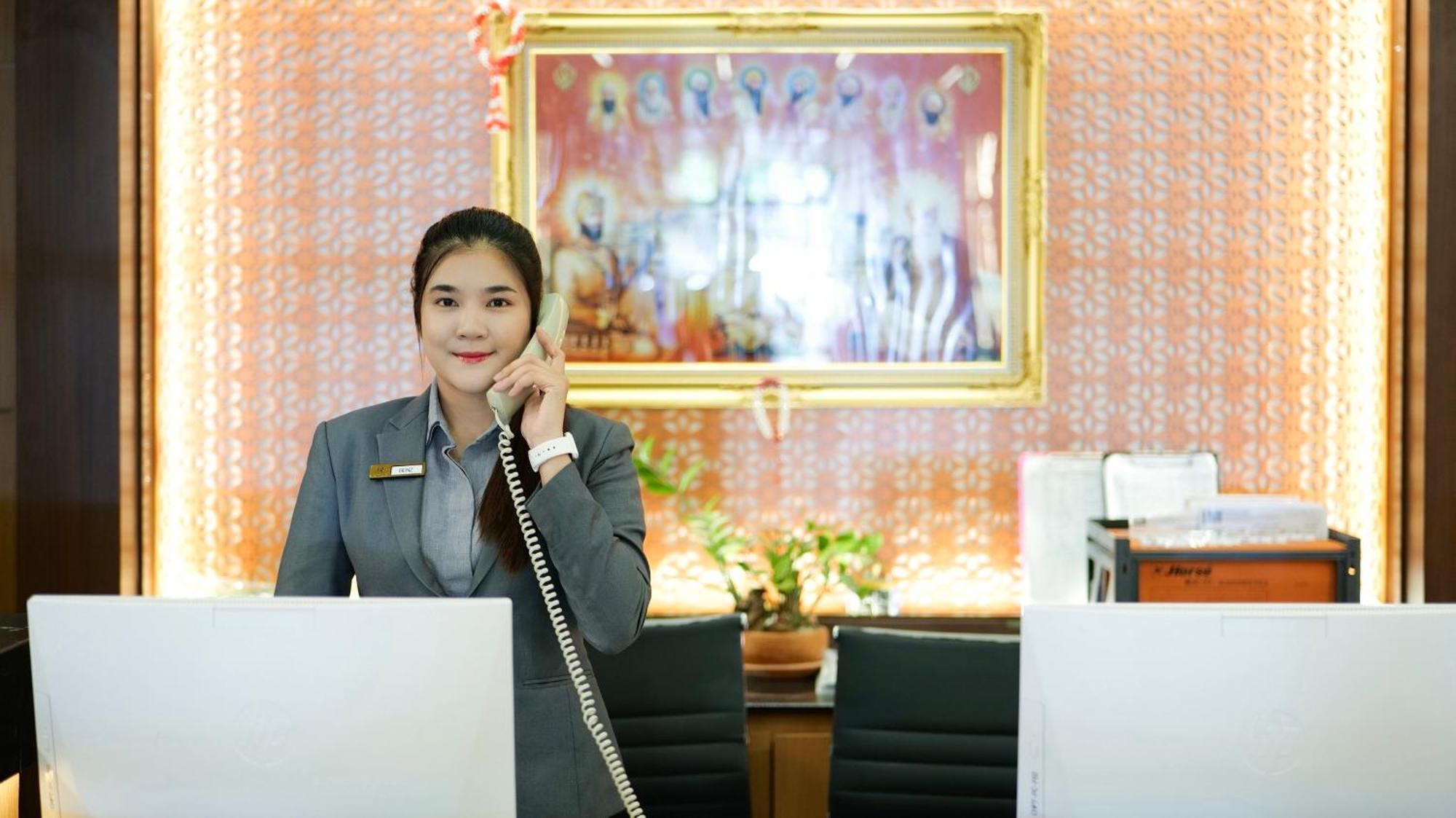 Clarian Hotel Beach Patong Exterior foto